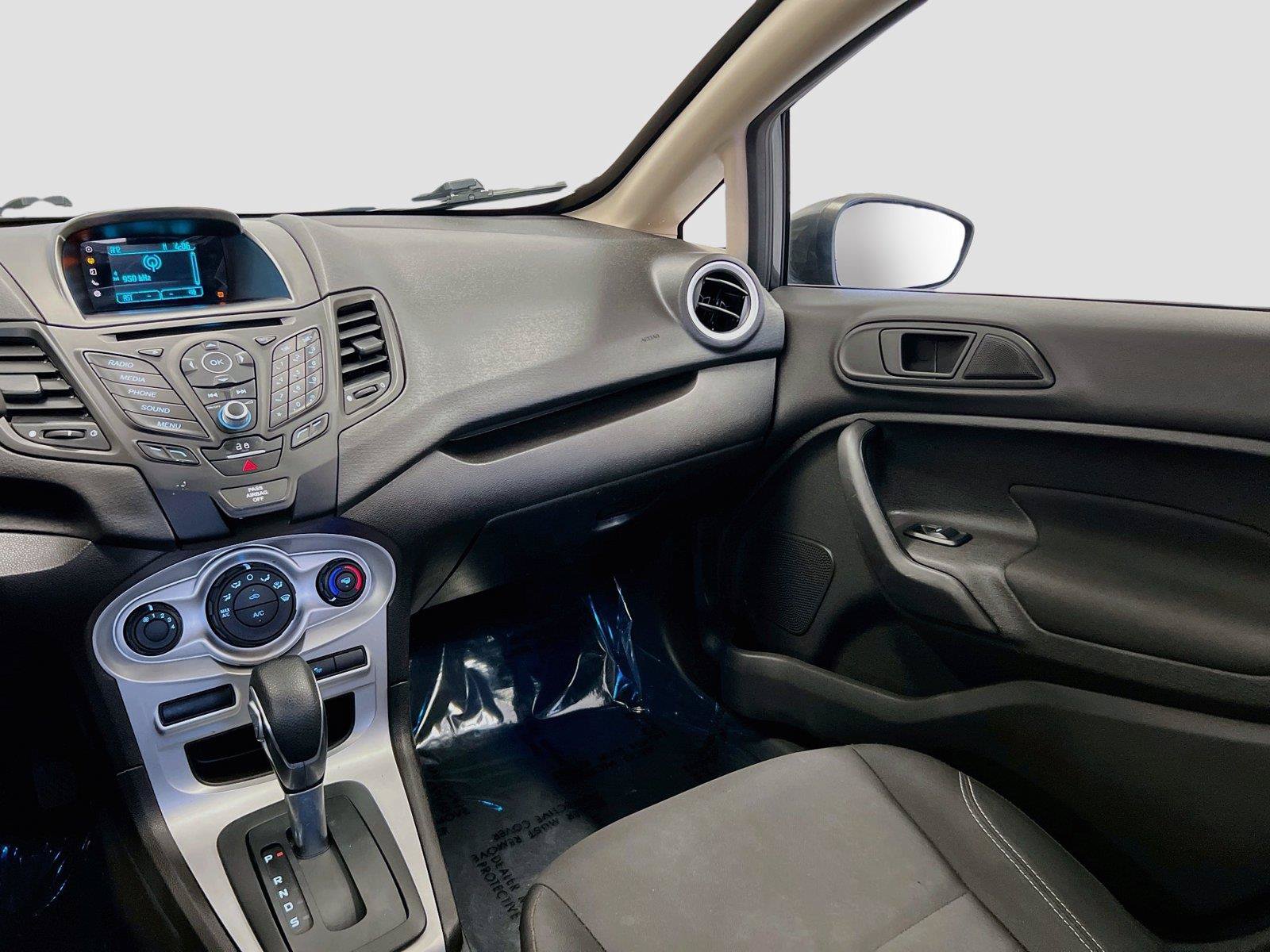 Used 2017 Ford Fiesta SE FWD image 21