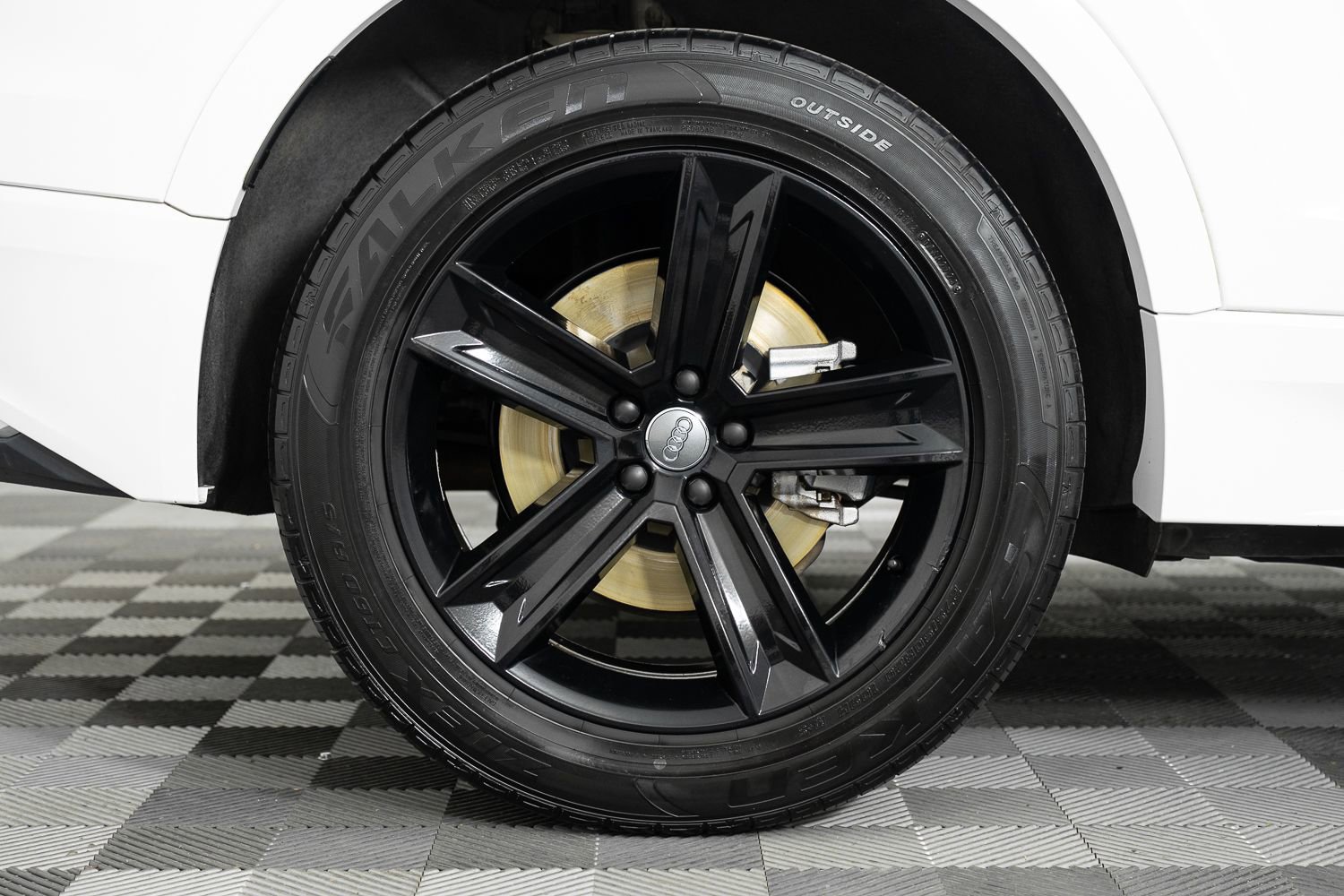 Used 2019 Audi Q8 Premium w/ Convenience Package image 41