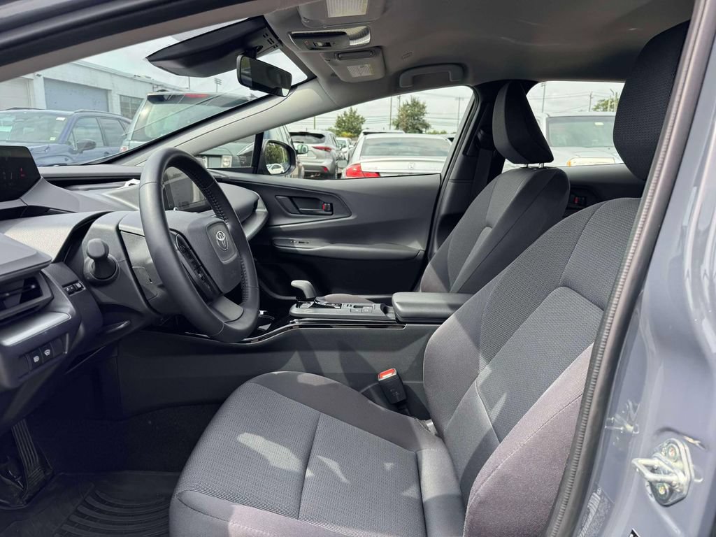 Certified 2025 Toyota Prius LE AWD/4WD image 15