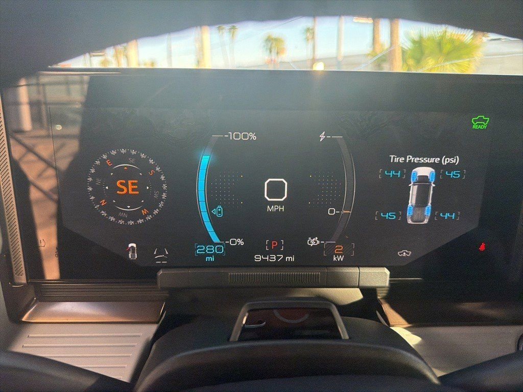 Used 2025 GMC Hummer EV 2X w/ LPO, Sport Package image 7