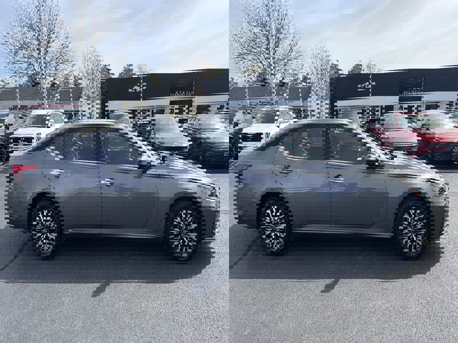 Used 2024 Nissan Altima 2.5 SV image 9