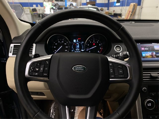 Used 2019 Land Rover Discovery Sport HSE AWD/4WD image 23
