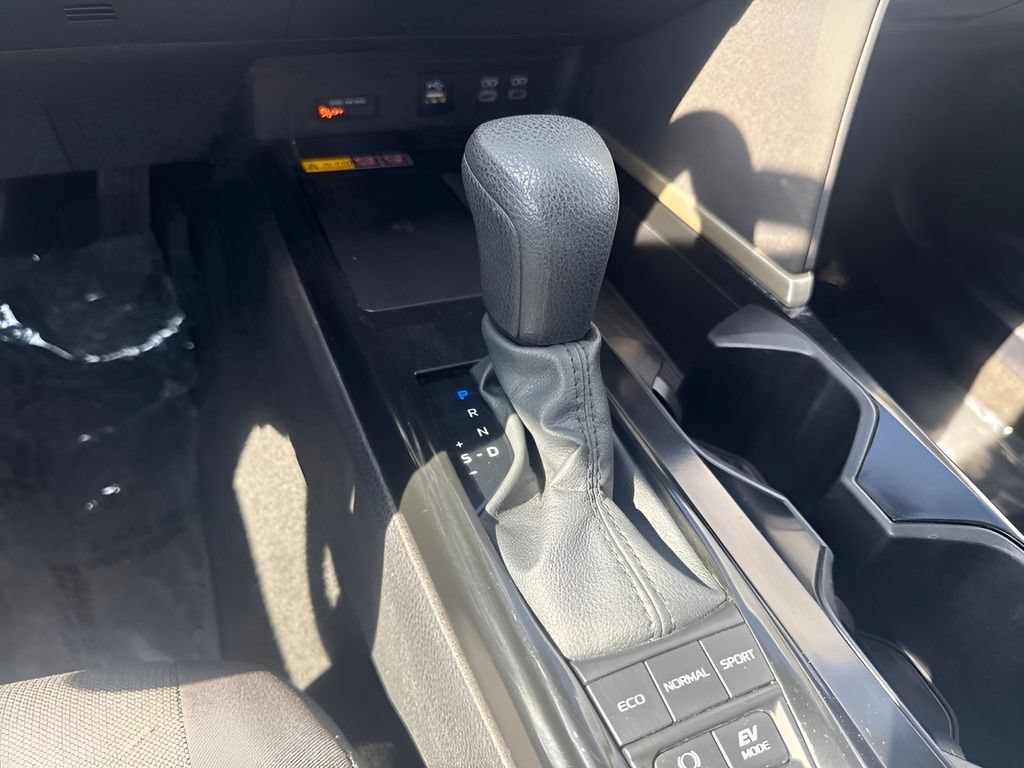 Used 2025 Toyota Camry LE FWD image 13
