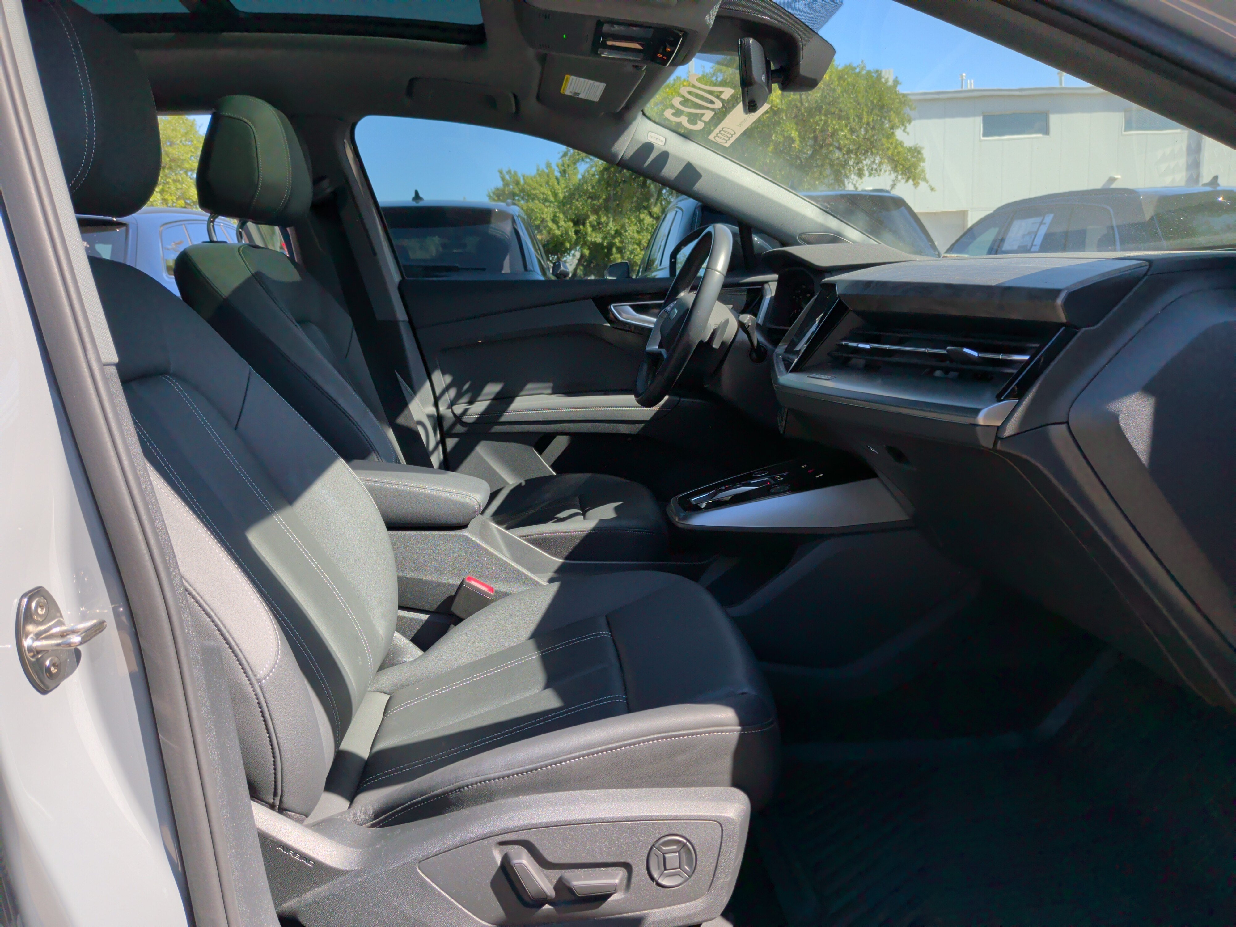 Certified 2023 Audi Q4 e-tron Premium Plus AWD/4WD image 34