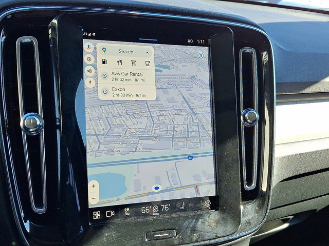 Used 2025 Volvo XC40 B5 Plus image 16