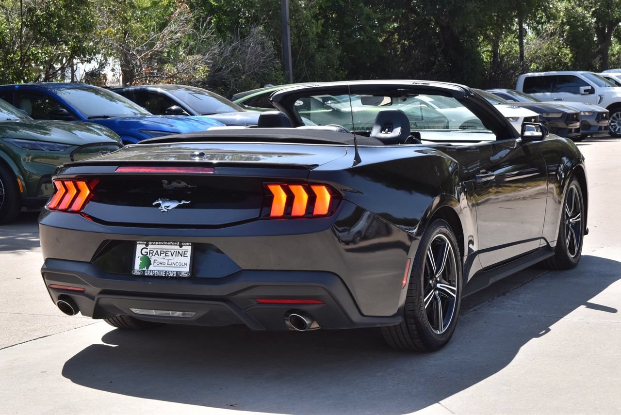 Used 2025 Ford Mustang Premium RWD image 8