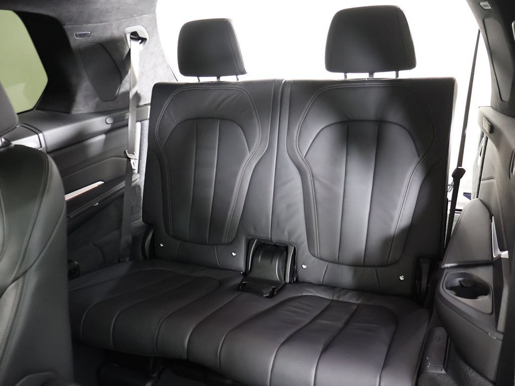 Used 2019 BMW X7 xDrive40i w/ M Sport Package AWD/4WD image 47