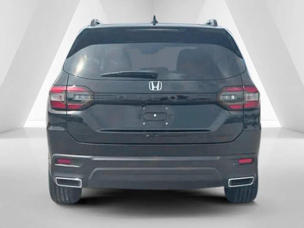 Used 2025 Honda Pilot Black Edition image 6