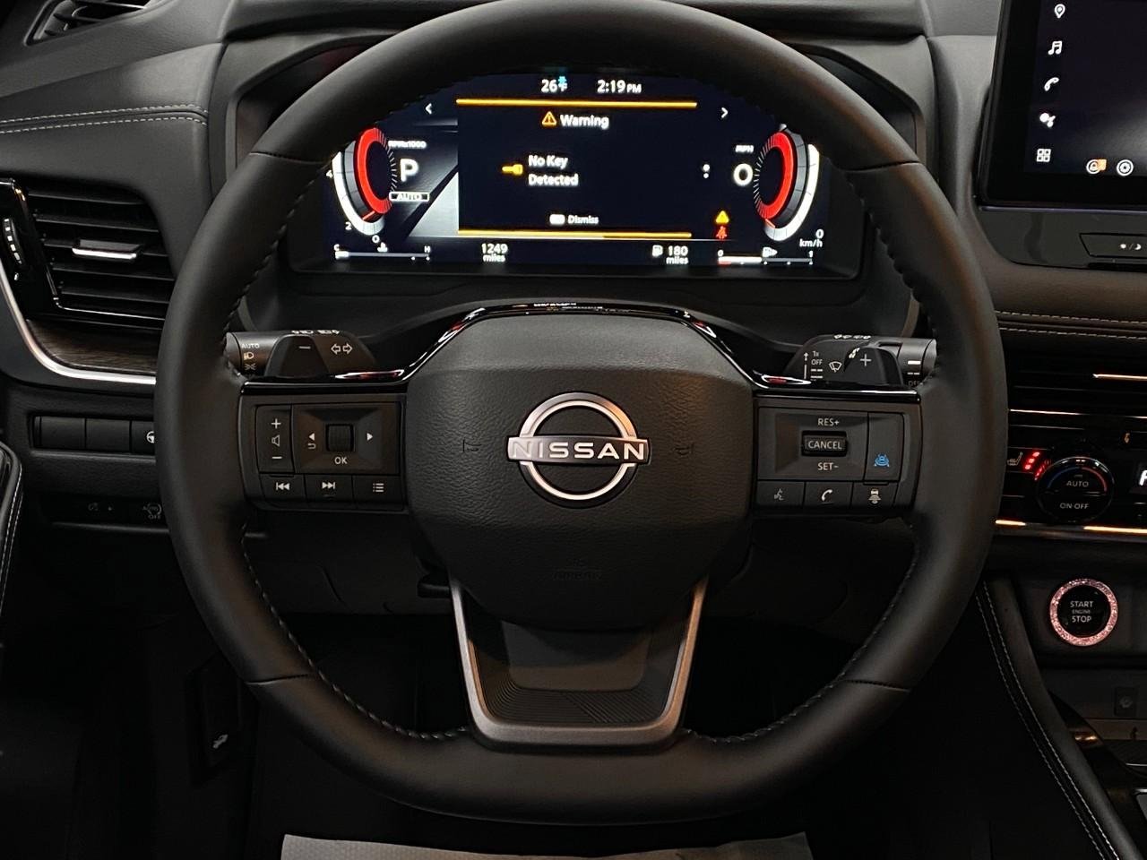 Used 2025 Nissan Rogue Platinum image 17