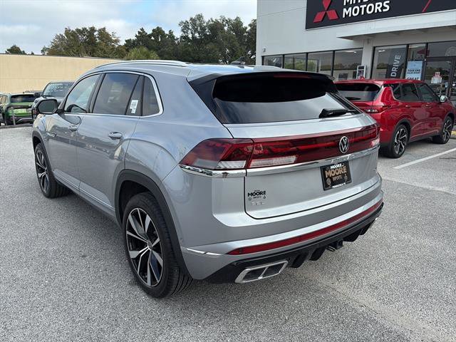 Certified 2025 Volkswagen Atlas Cross Sport SEL Premium R-Line image 4