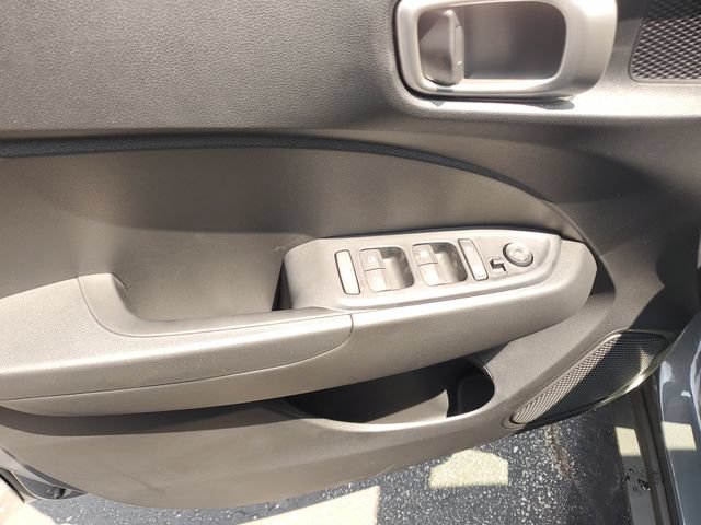 New 2026 Hyundai Venue SE FWD image 18