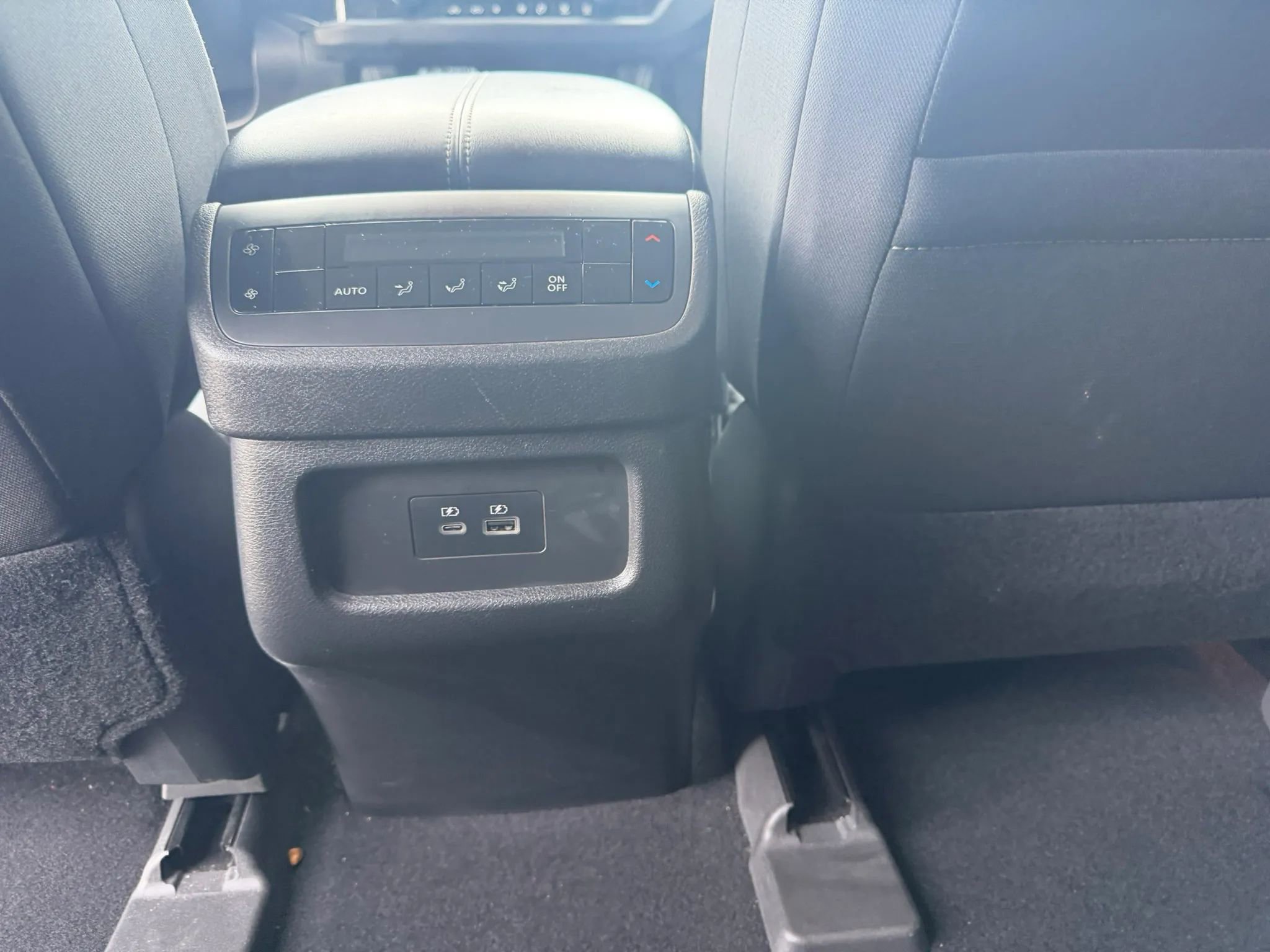 Used 2022 Nissan Pathfinder SV AWD/4WD image 23