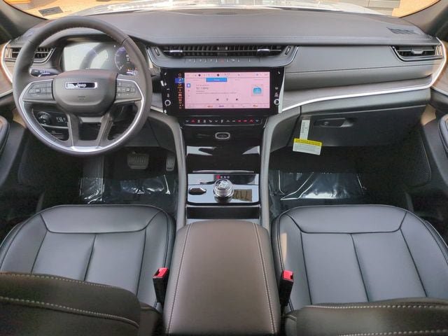 New 2026 Jeep Grand Cherokee Limited w/ Trailer Tow Package AWD/4WD image 15