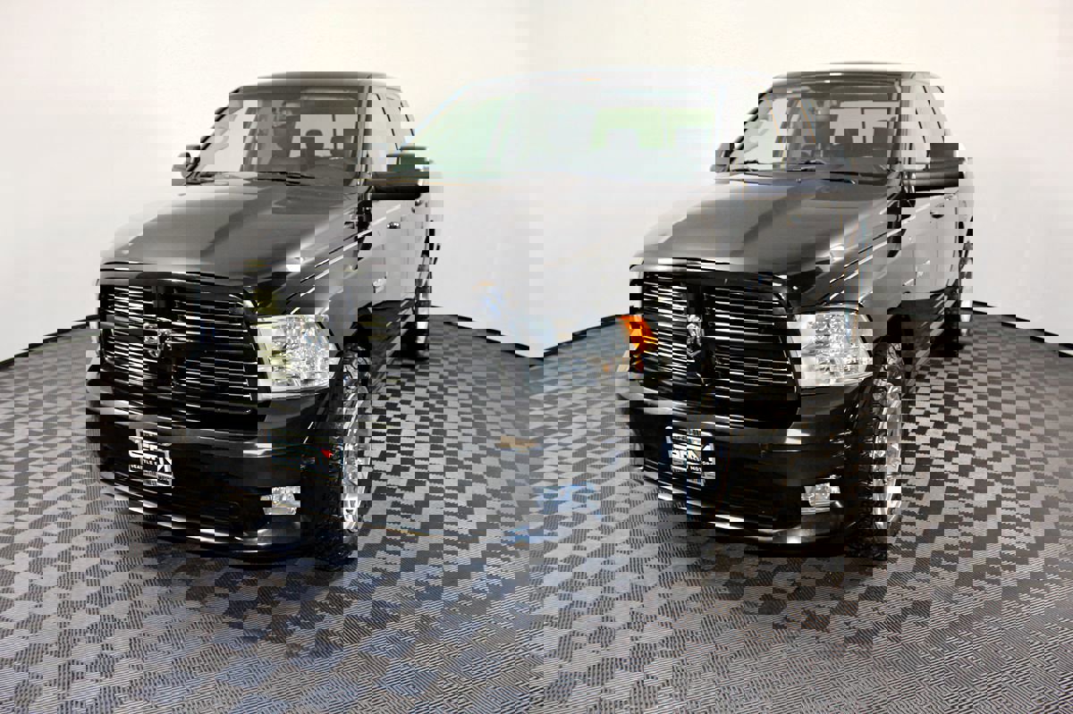 Used 2010 Dodge Ram 1500 Truck Sport image 2