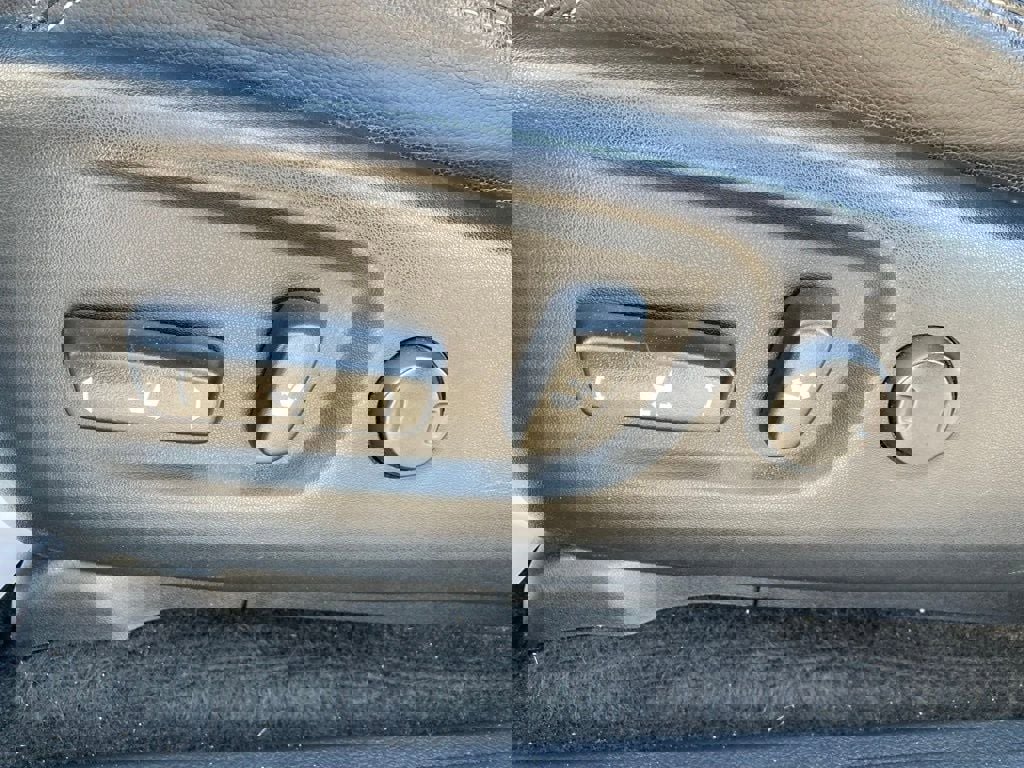 Used 2019 Toyota 4Runner Limited image 12