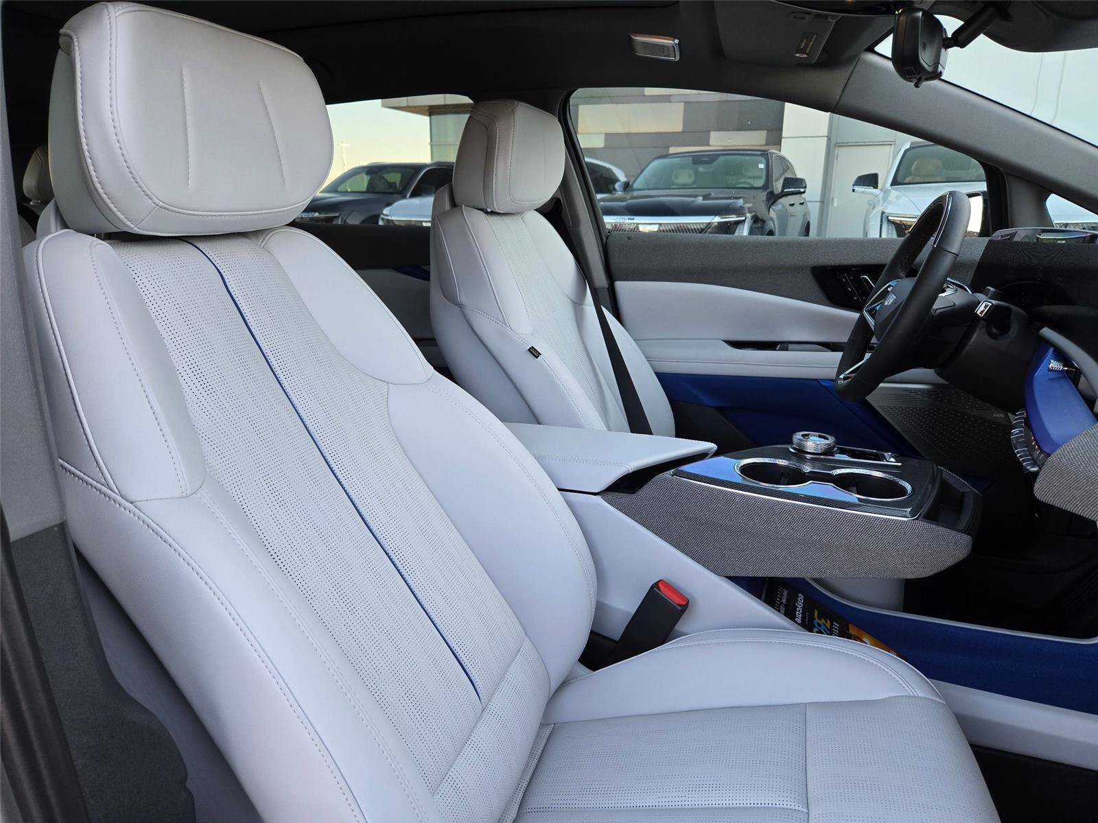 New 2026 Cadillac Optiq Sport 2 w/ LPO, Floor Liner Package AWD/4WD image 29