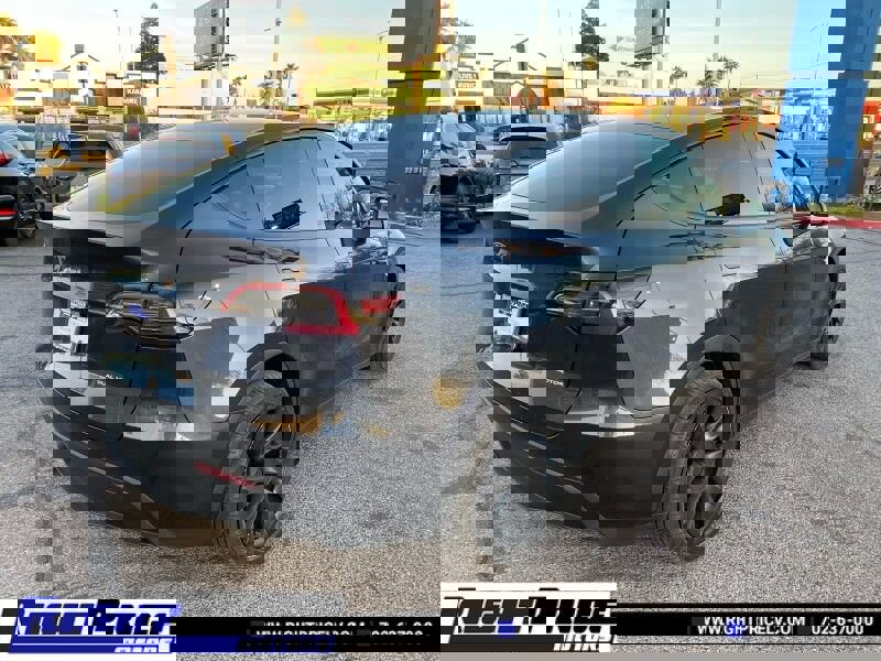 Used 2025 Tesla Model Y Long Range image 5