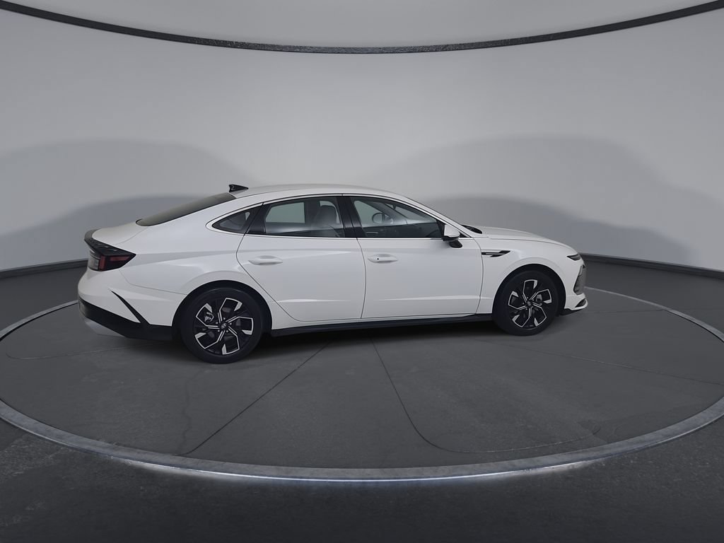 Used 2025 Hyundai Sonata SEL FWD image 15