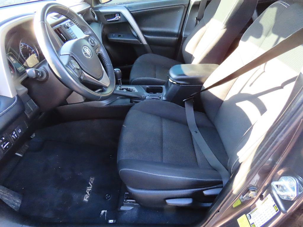 Used 2018 Toyota RAV4 XLE image 40