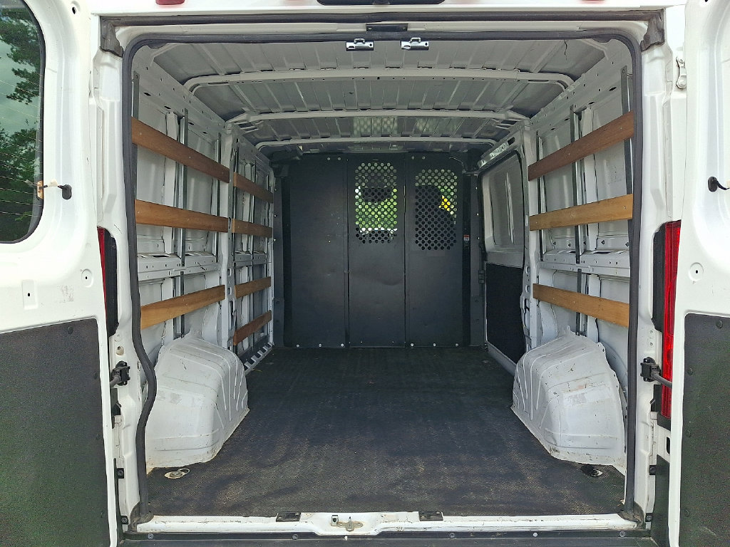 Used 2025 RAM ProMaster 2500 w/ U-Haul Equipment Group FWD image 28