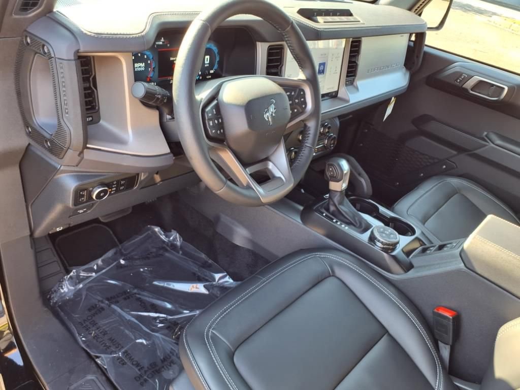 New 2025 Ford Bronco Outer Banks w/ Sasquatch Package image 4