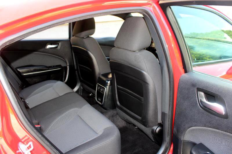 Used 2018 Dodge Charger SXT image 14