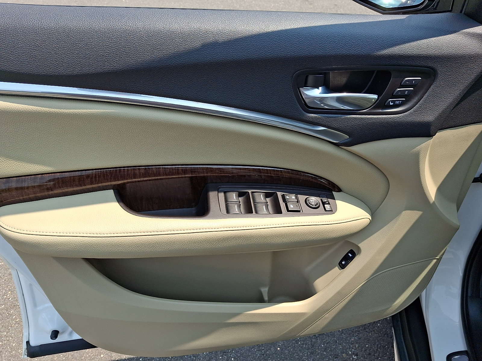Certified 2018 Acura MDX SH-AWD image 12