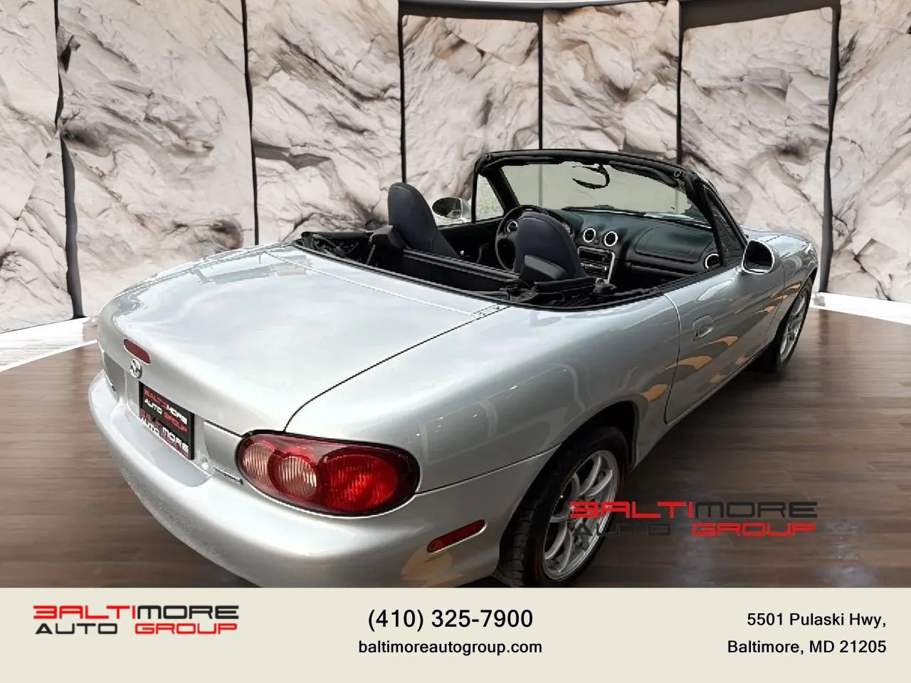 Used 2004 MAZDA MX-5 Miata w/ Cloth Azure Blue Pkg RWD image 18