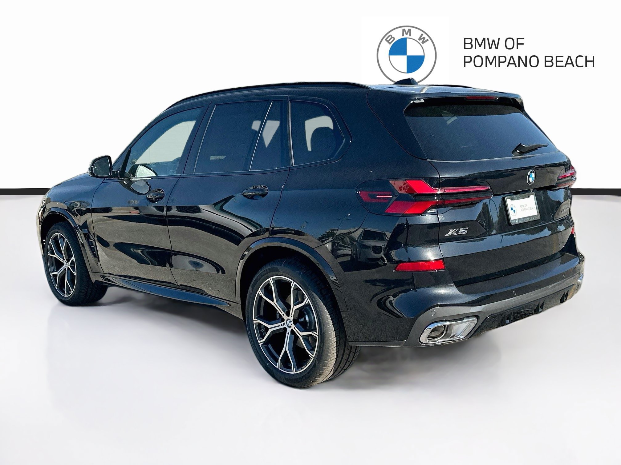 New 2026 BMW X5 xDrive40i w/ M Sport Package AWD/4WD image 4