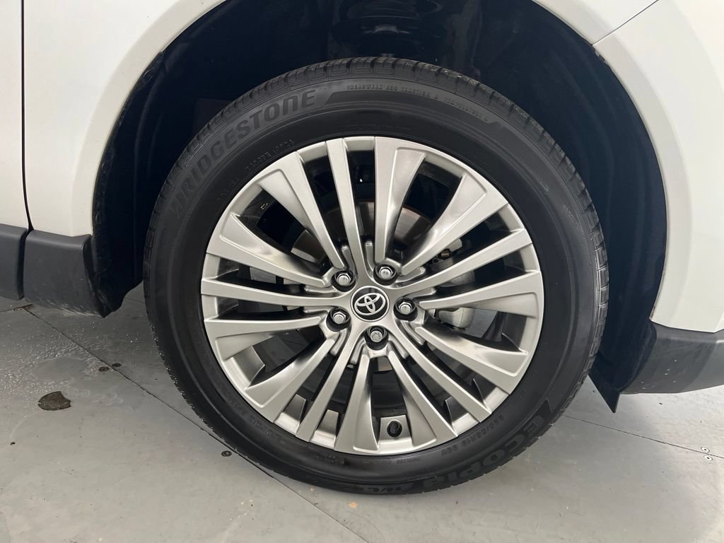 Used 2024 Toyota Venza Limited AWD/4WD image 18
