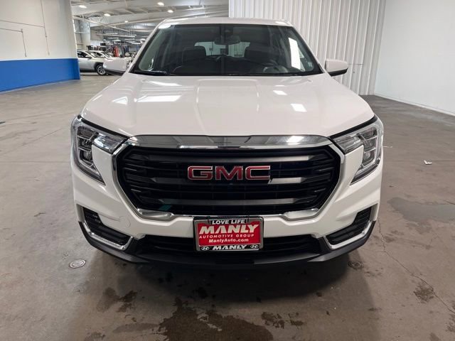 Used 2024 GMC Terrain SLE image 8