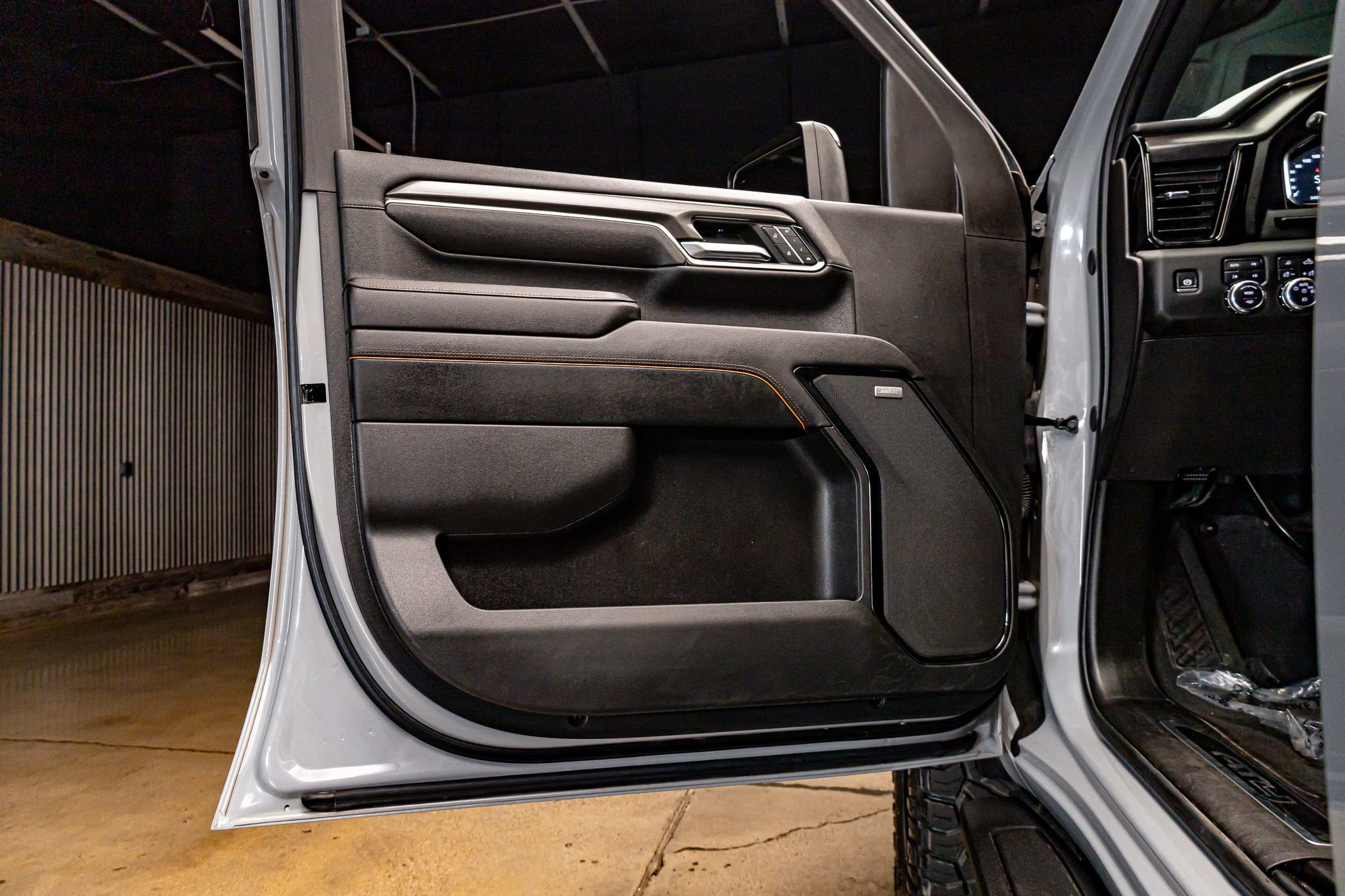 Used 2024 GMC Sierra 3500 AT4 w/ AT4 Premium Plus Package image 27