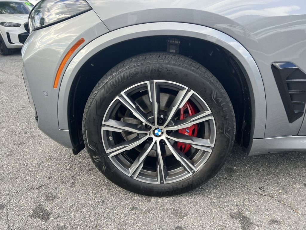 Used 2025 BMW X5 xDrive40i w/ M Sport Package AWD/4WD image 20