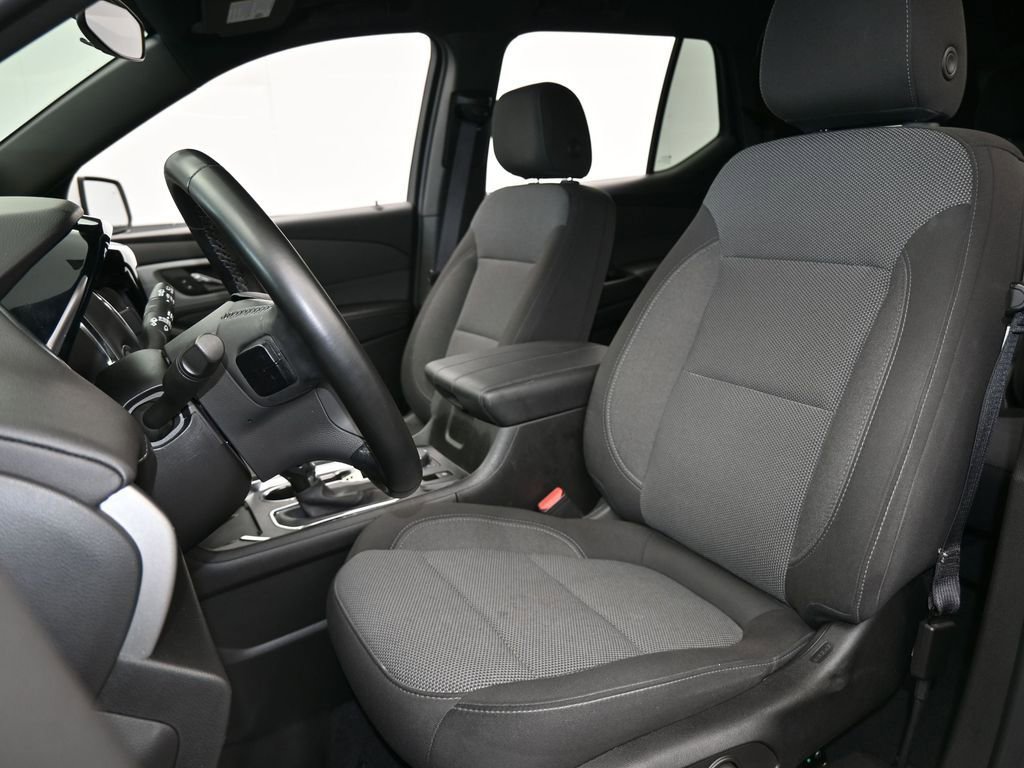 Used 2023 Chevrolet Traverse LT image 10