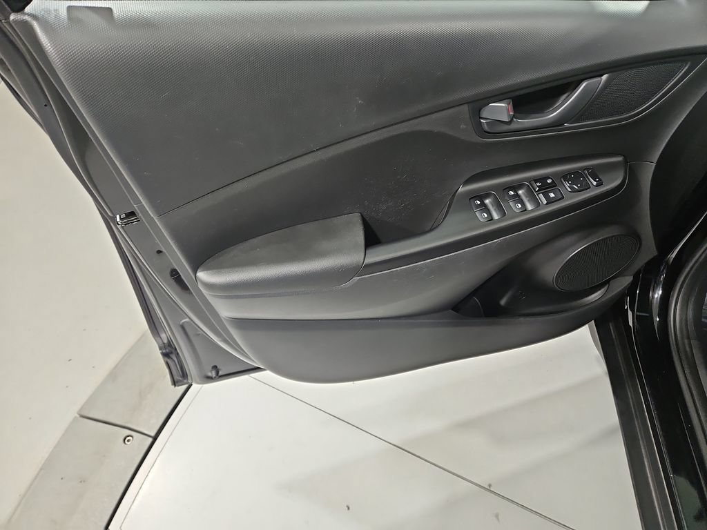 Used 2023 Hyundai Kona SE AWD/4WD image 11