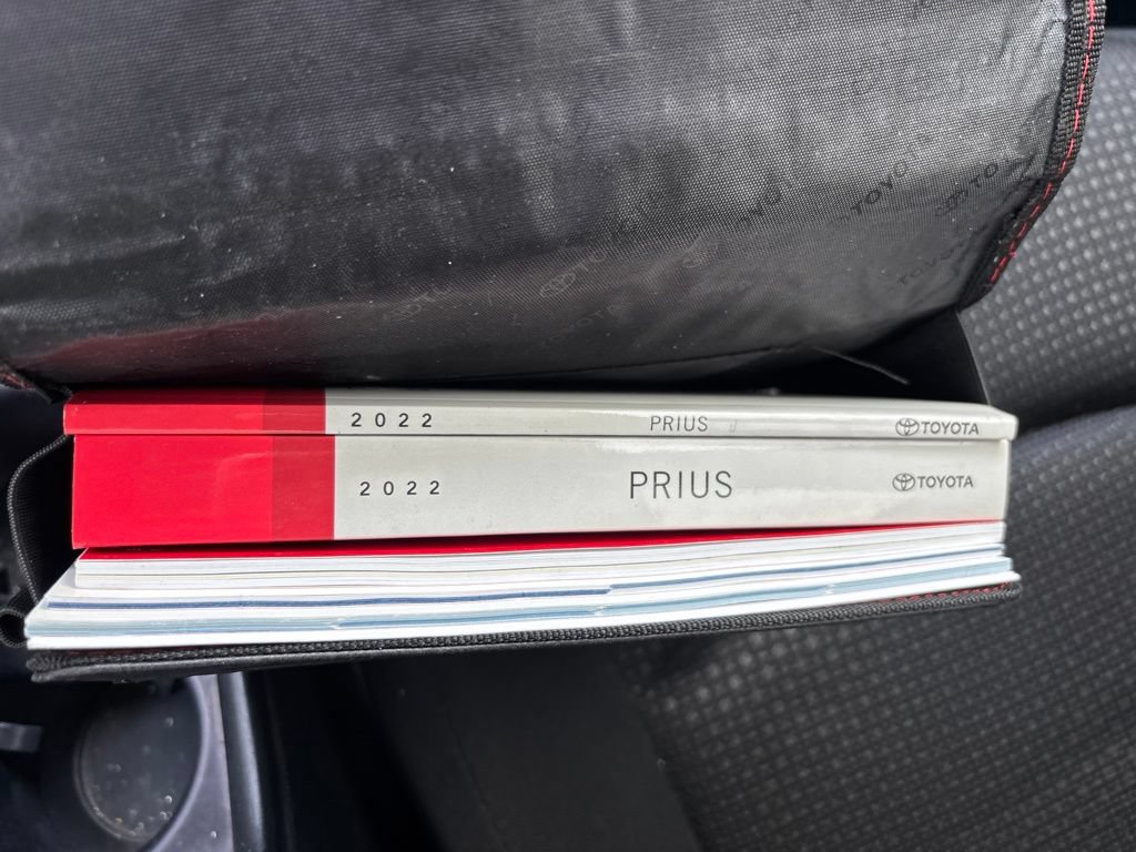 Used 2022 Toyota Prius LE FWD image 24