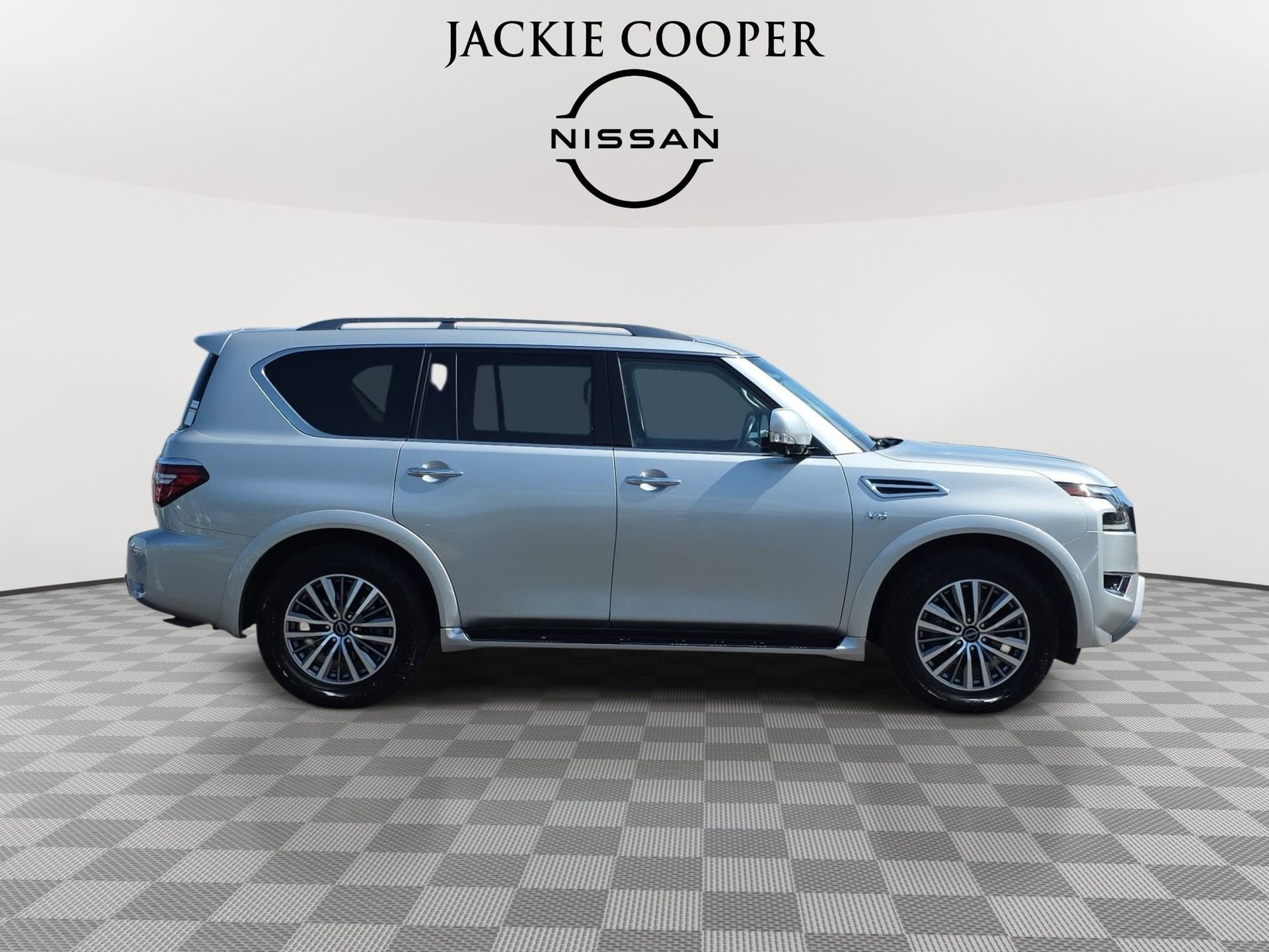 Used 2021 Nissan Armada SL w/ Captain's Chairs Package AWD/4WD image 4