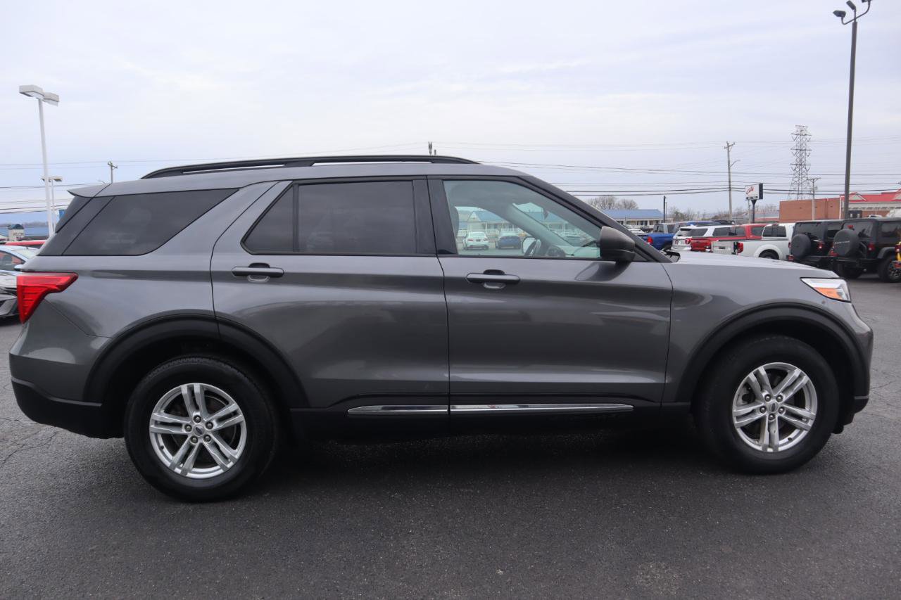 Used 2021 Ford Explorer XLT w/ Equipment Group 202A image 6