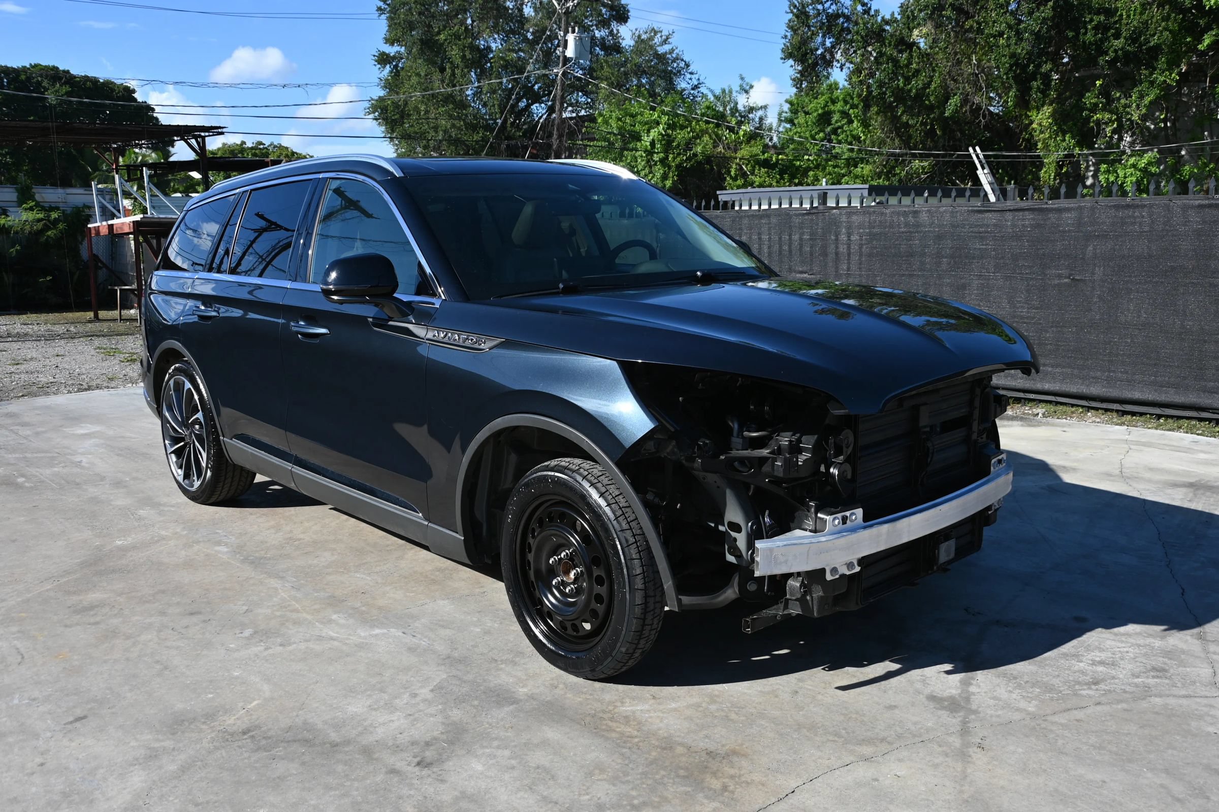 Used 2024 Lincoln Aviator Reserve w/ Equipment Group 201A RWD image 2