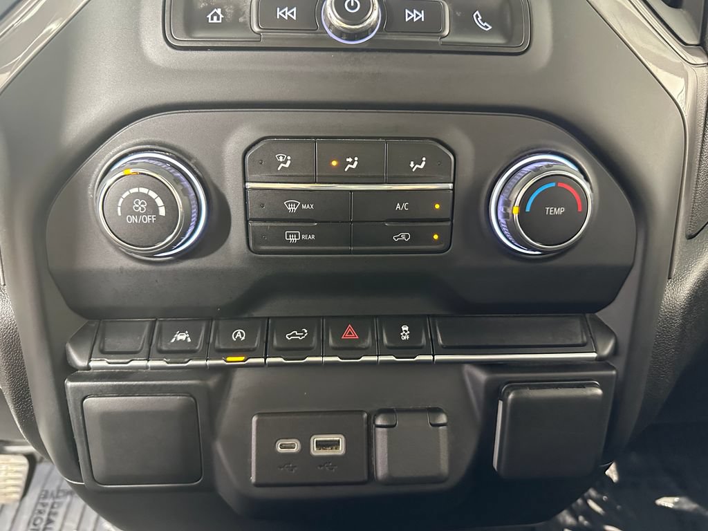 Used 2022 Chevrolet Silverado 1500 Custom AWD/4WD image 30