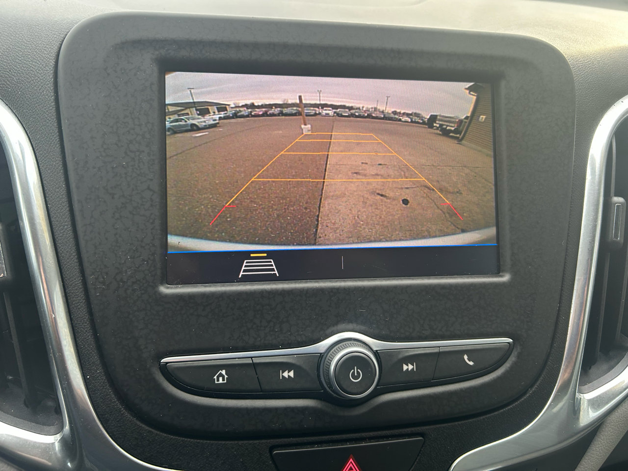 Used 2021 Chevrolet Equinox LS w/ LS Convenience Package image 23