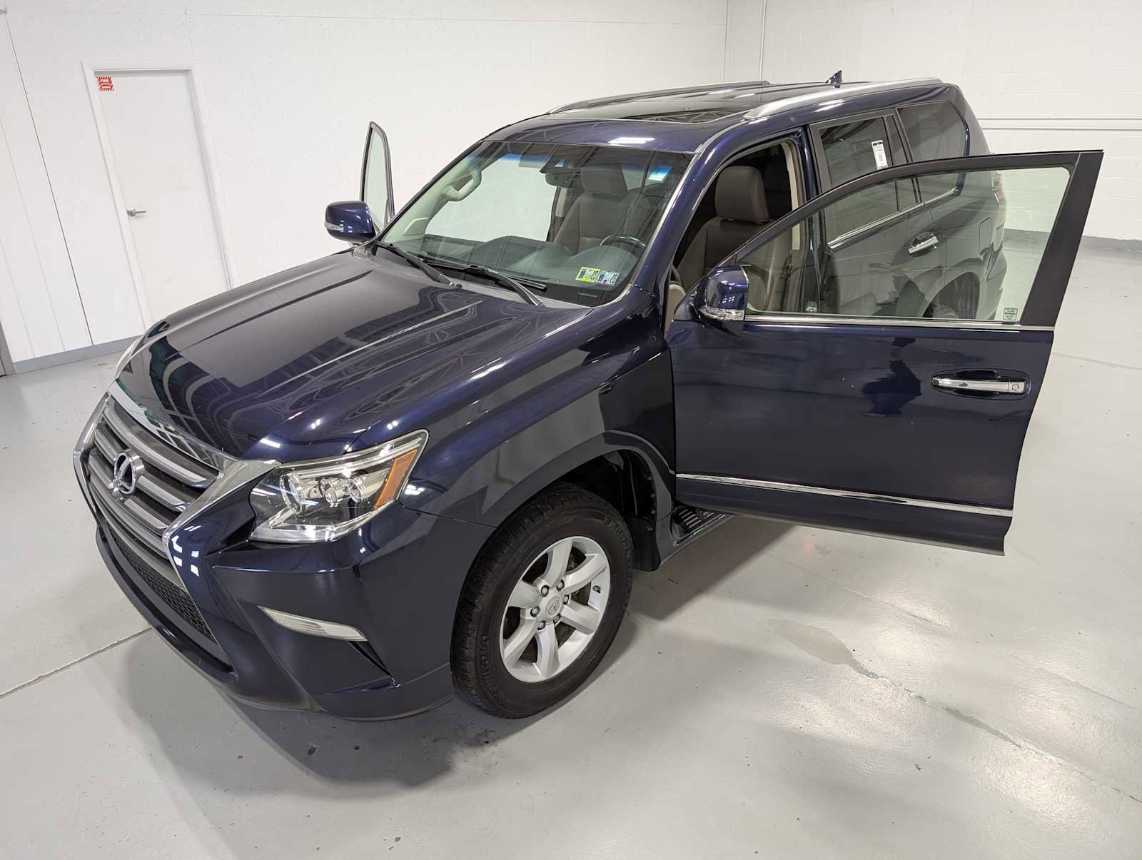 Used 2017 Lexus GX 460 image 10