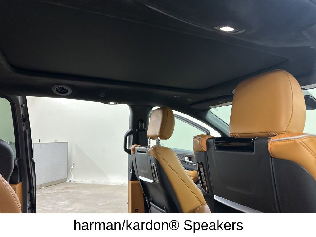 Used 2023 Chrysler Pacifica Pinnacle w/ Trailer Tow Group image 22