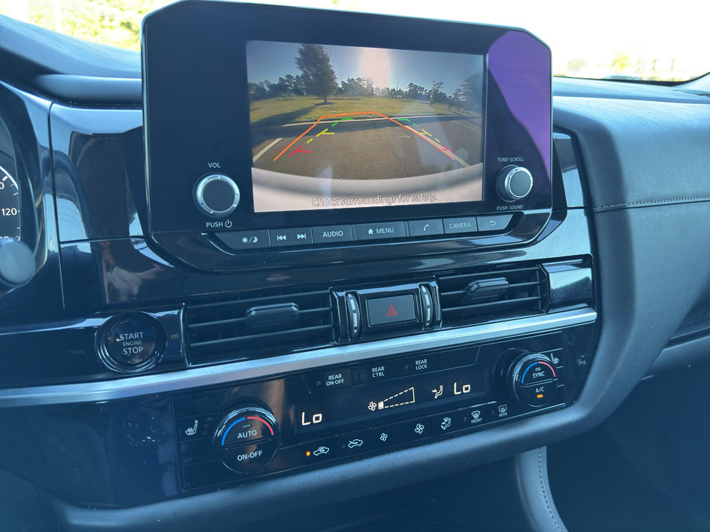 Used 2025 Nissan Pathfinder SV image 32