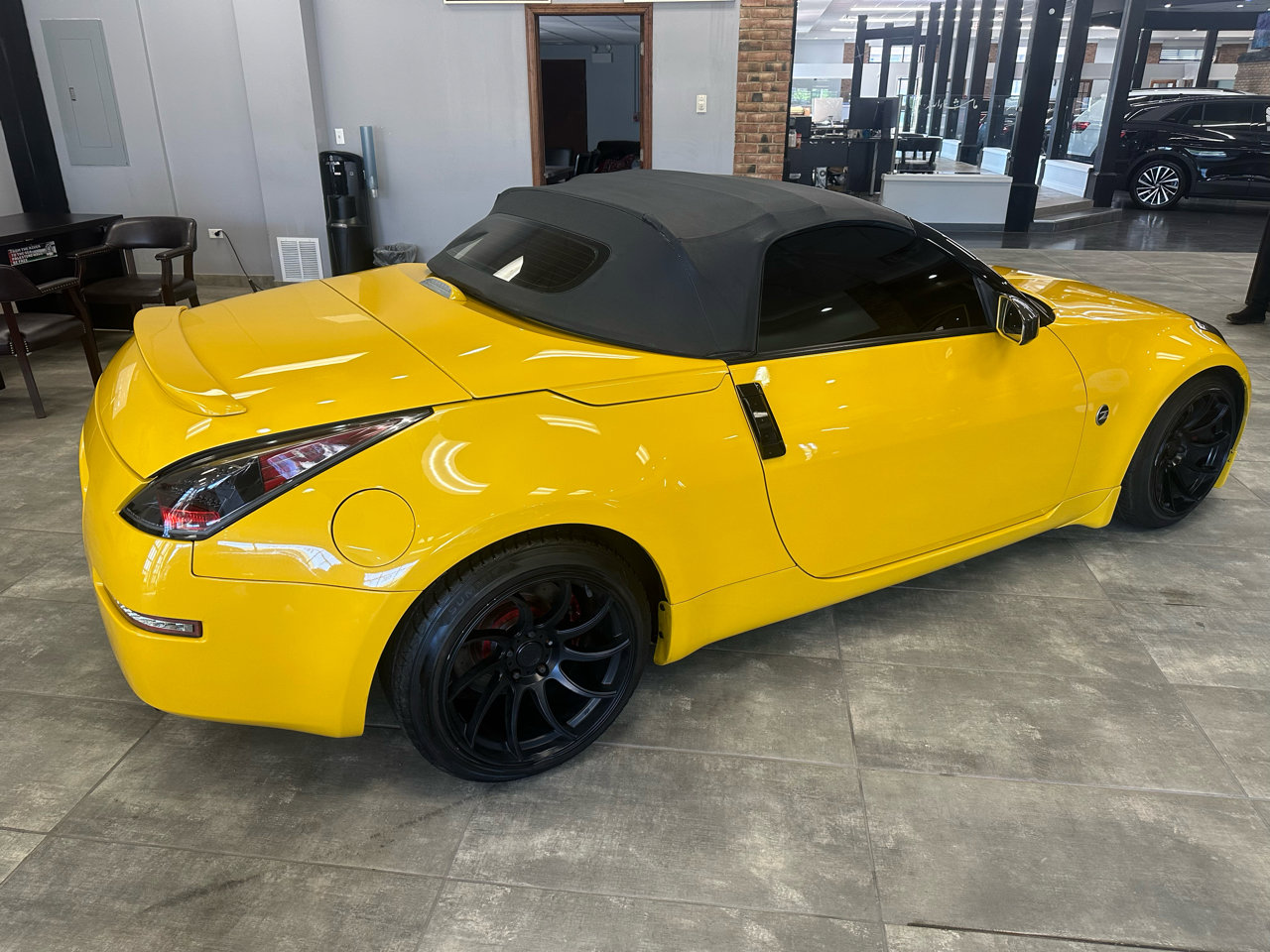 Used 2005 Nissan 350Z Touring image 5