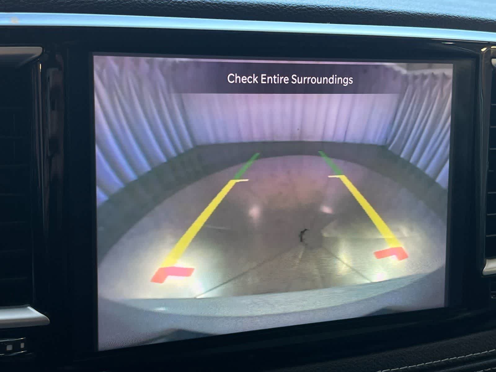 Used 2024 Chrysler Pacifica Limited FWD image 22