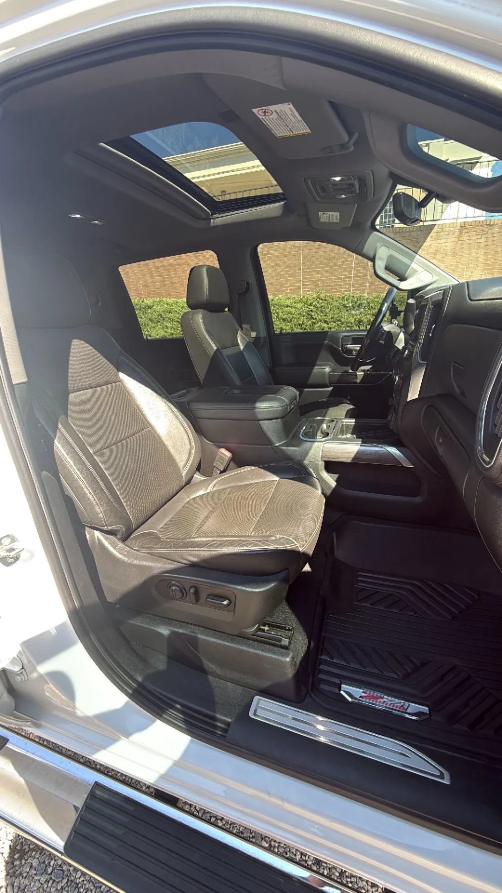 Used 2020 Chevrolet Silverado 2500 LTZ w/ LTZ Premium Package AWD/4WD image 44