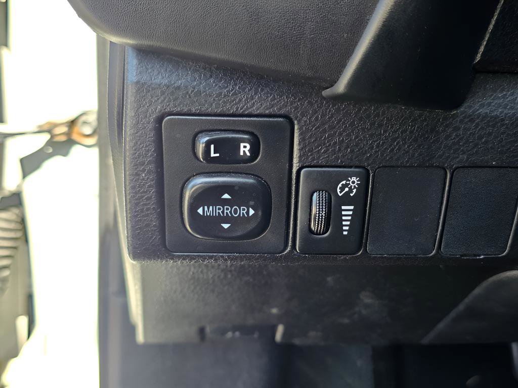 Used 2018 Toyota Corolla LE image 23