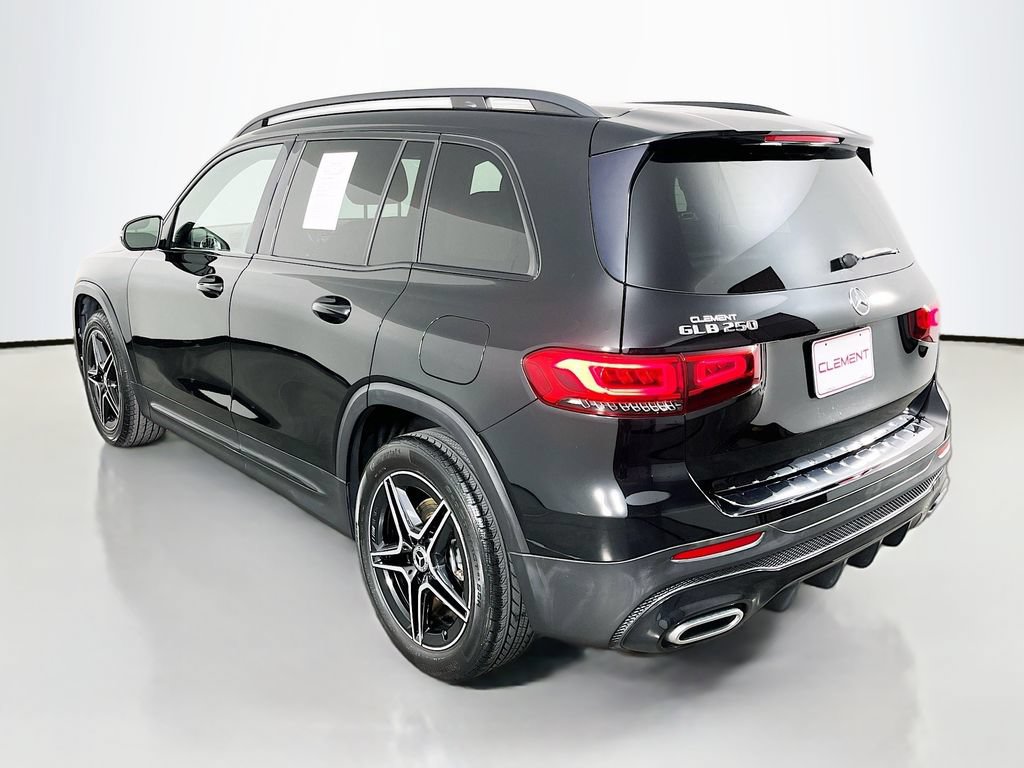 Used 2022 Mercedes-Benz GLB 250 w/ AMG Line image 9