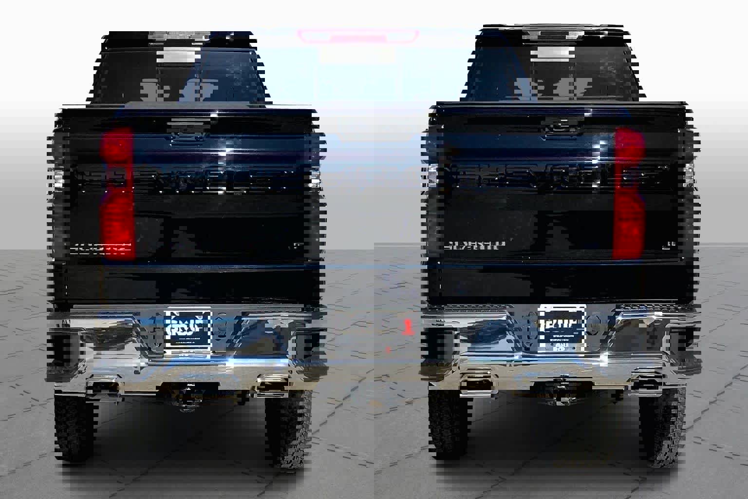 Used 2024 Chevrolet Silverado 1500 LT w/ Z71 Off-Road Package image 4